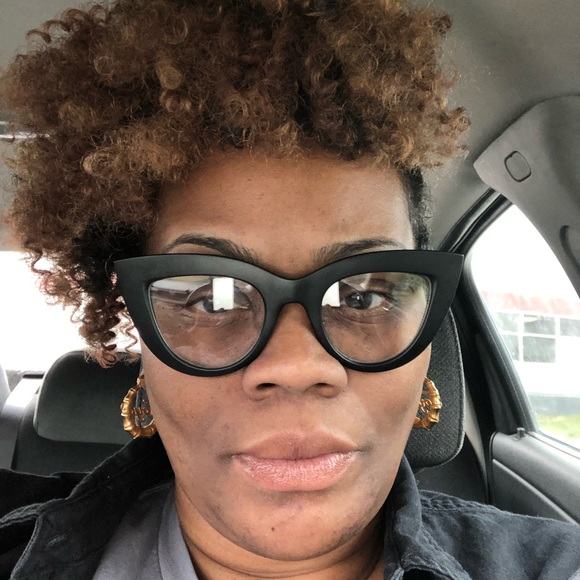 Meet your Posher, Toya - Picture 3 of 13